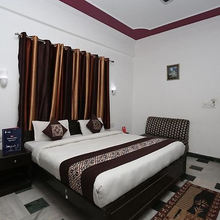 Hotel Priya Agra  Ngoại thất bức ảnh